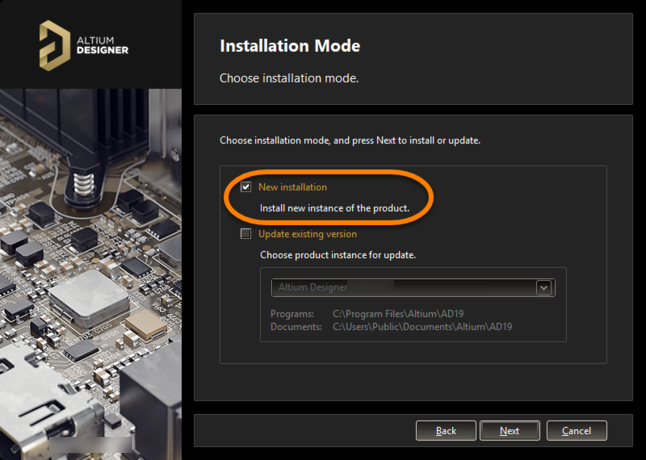 Чтобы установить новую версию отдельно, выберите параметр New installation на странице выбора режима установки.